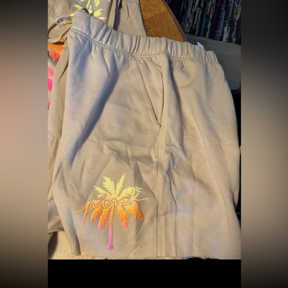 Vs PINK dad shorts long sleeve campus tee hummus floral logo - Picture 6 of 14